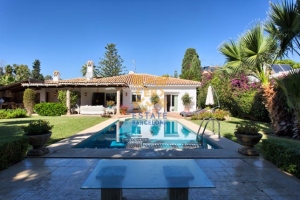 House №8836 in Estepona